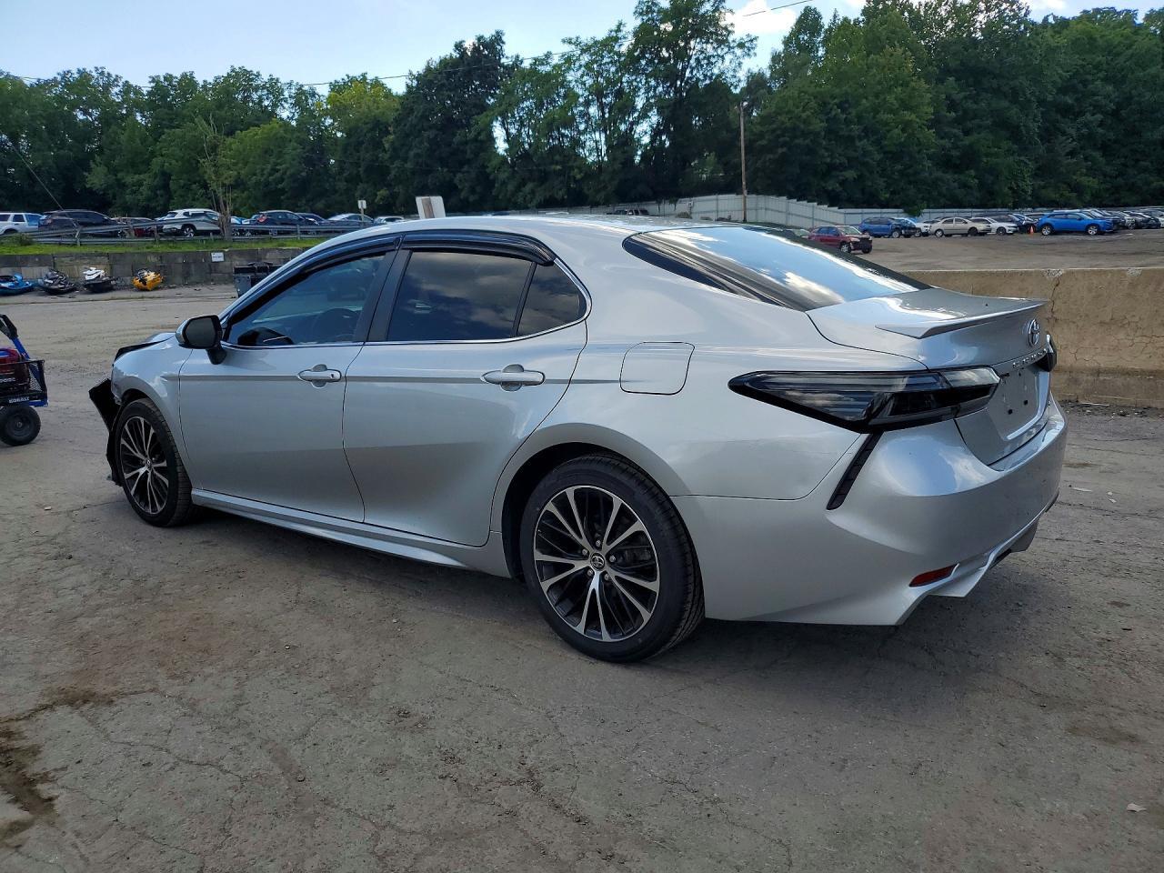 2018 TOYOTA CAMRY SE — Фото 2 из 12