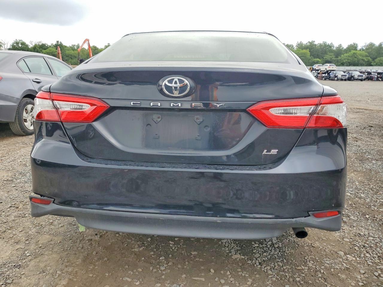 JTNB11HK7J3013082 2018 TOYOTA CAMRY photo no. 6