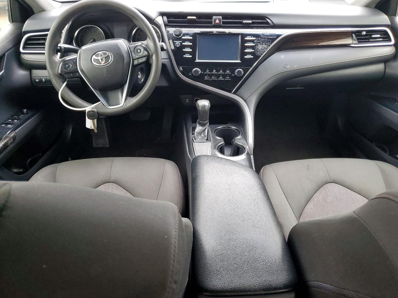 JTNB11HK7J3013082 2018 TOYOTA CAMRY photo no. 8