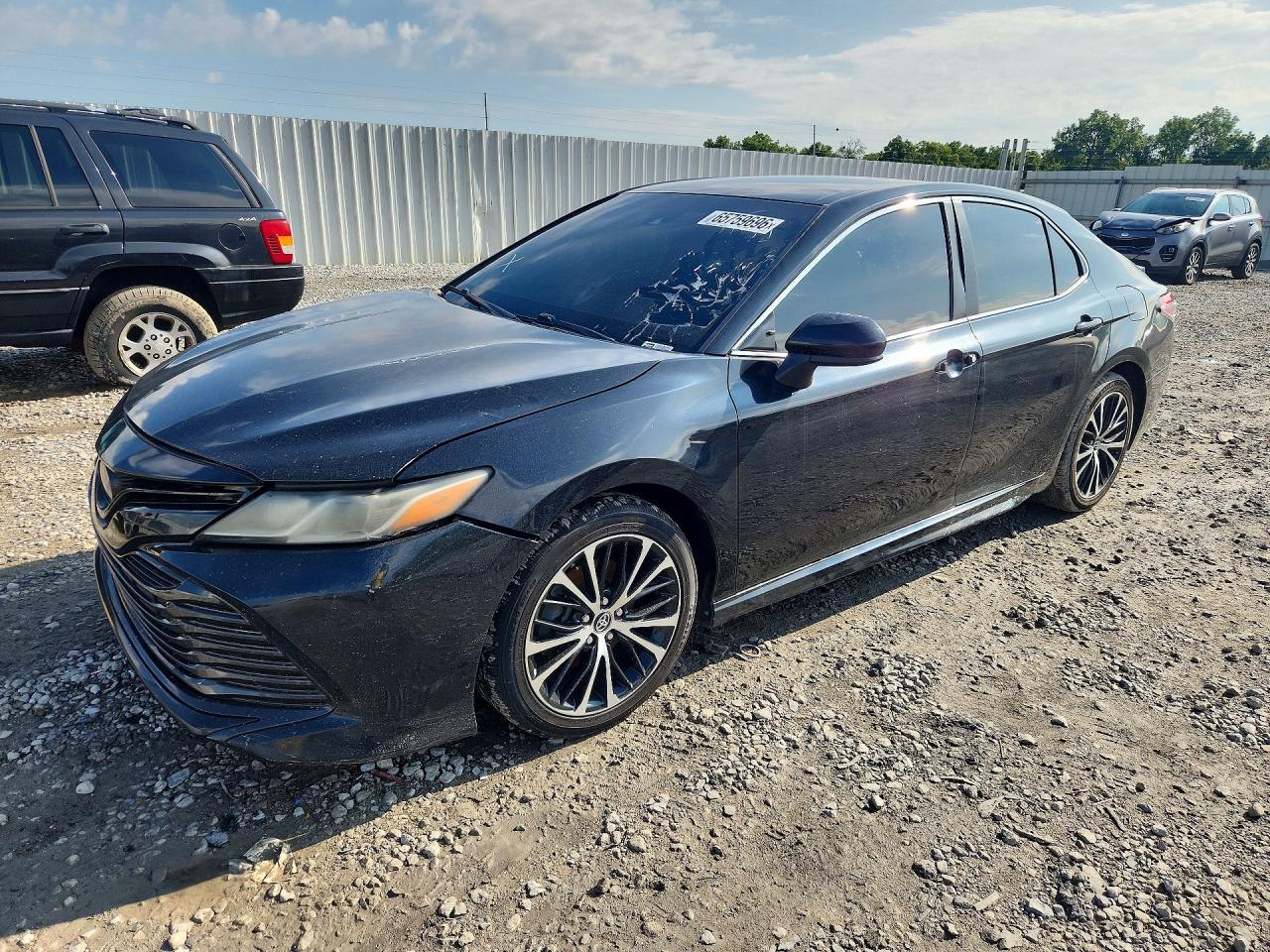 2018 TOYOTA CAMRY SE