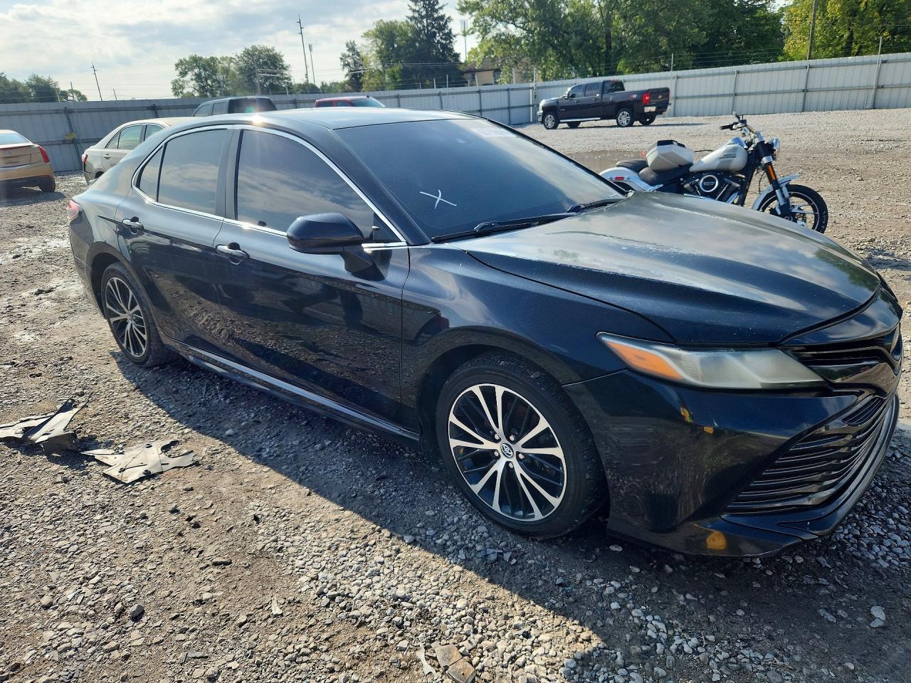2018 TOYOTA CAMRY SE — Фото 4 из 13