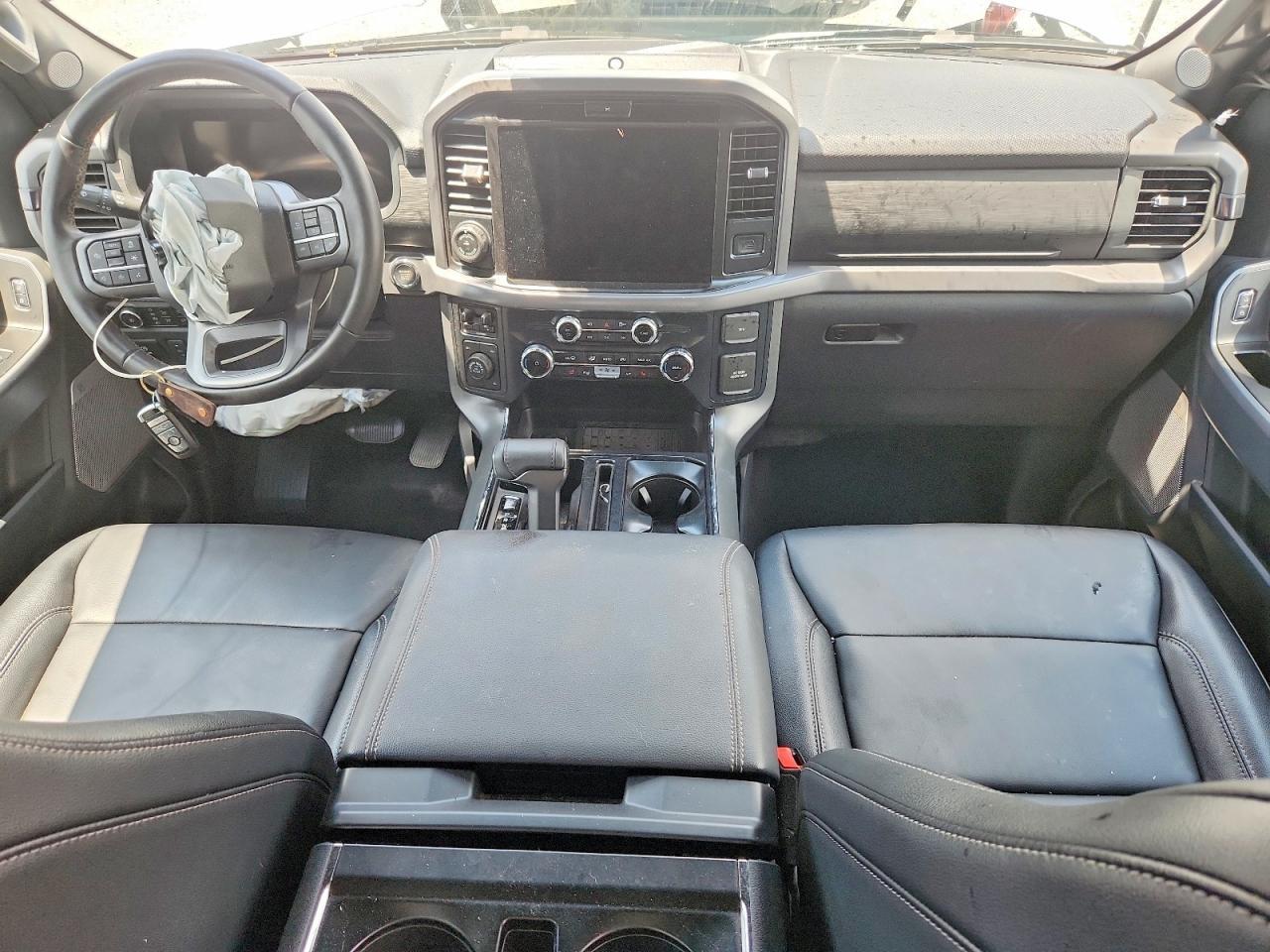 2025 FORD F150 XLT — Фото 8 из 12
