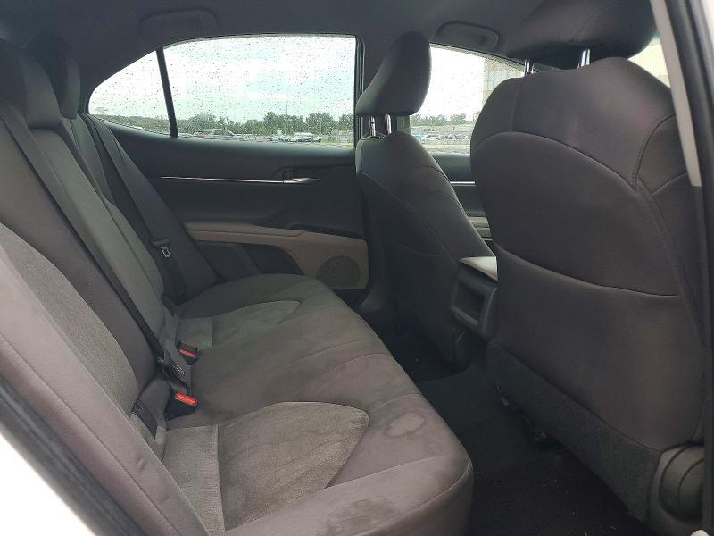2018 TOYOTA CAMRY LE — Фото 10 из 12