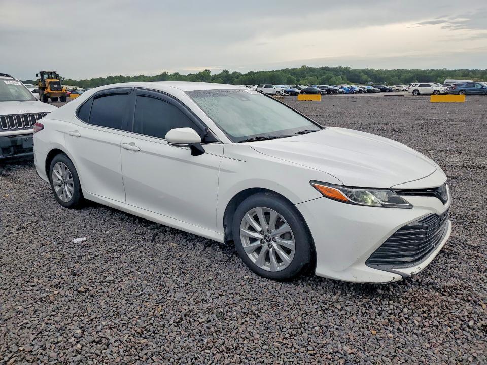 2018 TOYOTA CAMRY LE — Фото 4 из 12