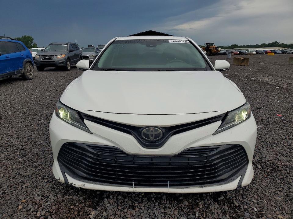 2018 TOYOTA CAMRY LE — Фото 5 из 12