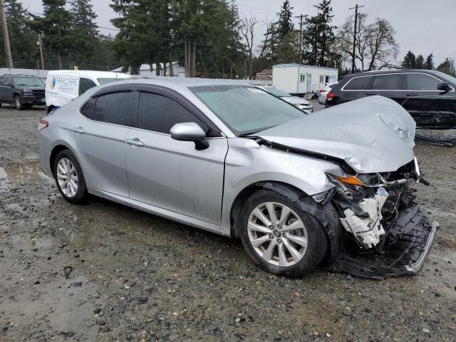 4T1B11HK2JU583162 2018 TOYOTA CAMRY photo no. 4