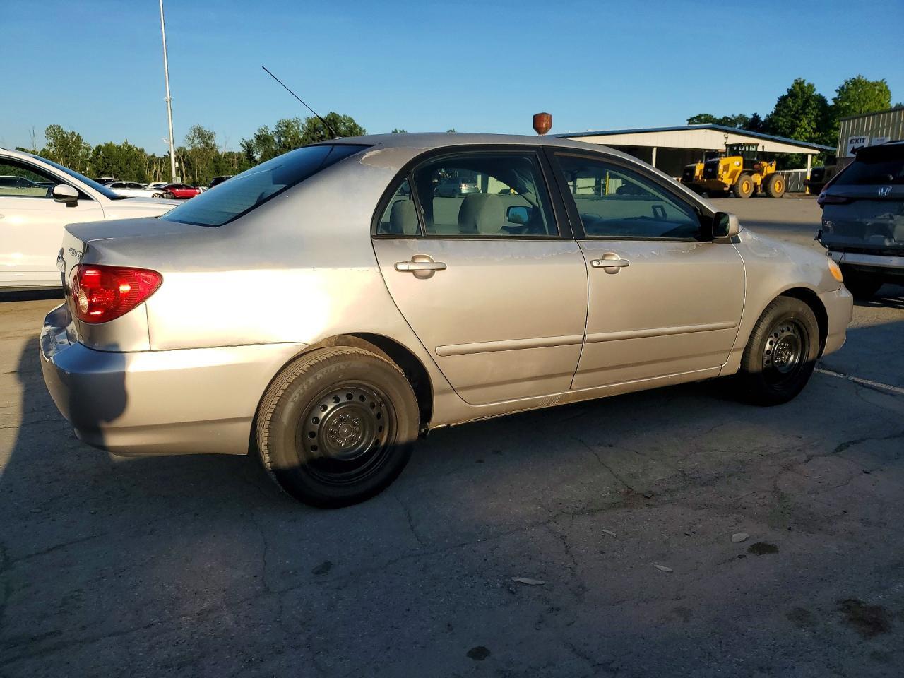 2005 TOYOTA COROLLA LE — Фото 3 из 12