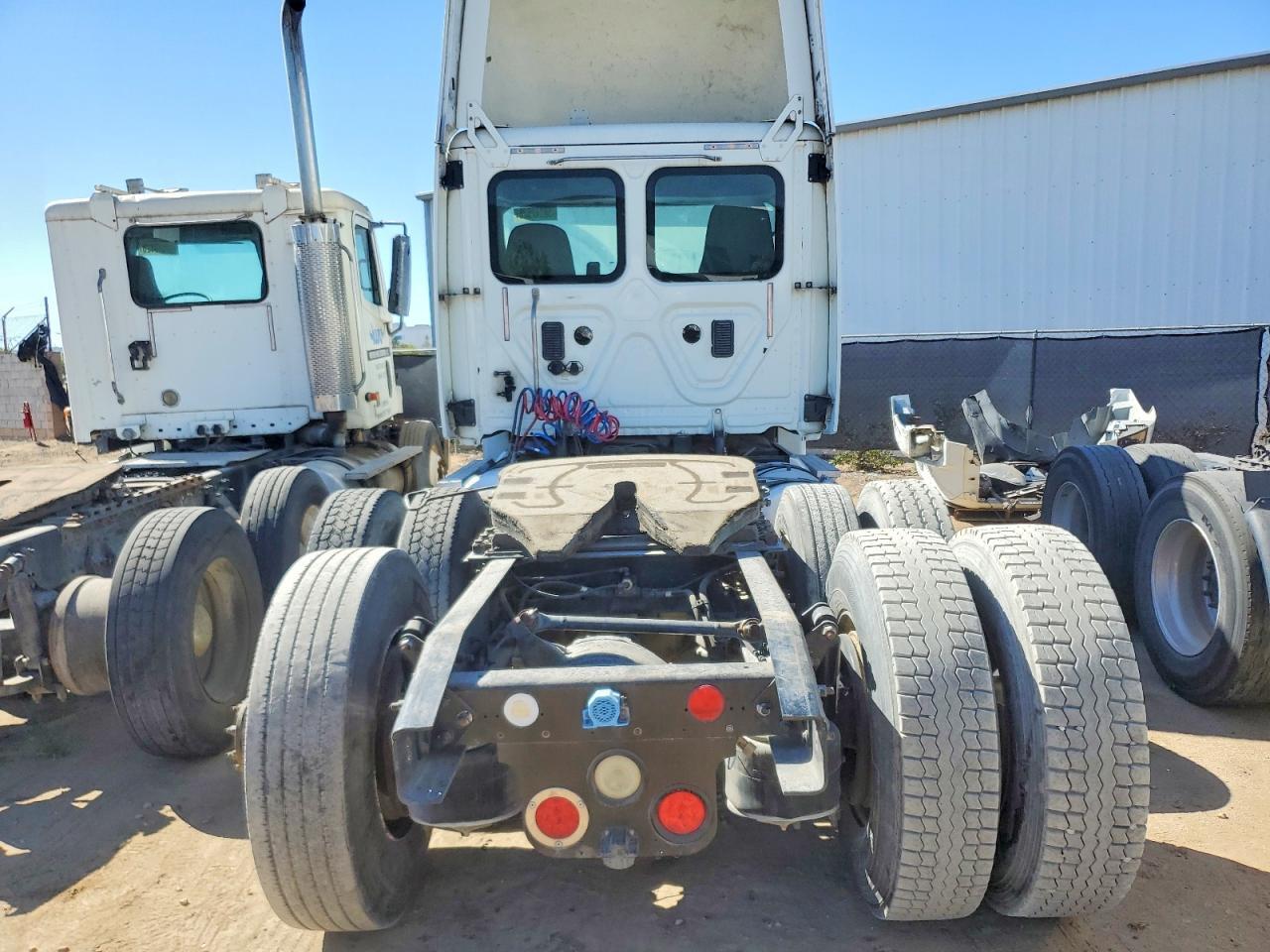 2013 FREIGHTLINER CASCADIA 1 - SEMI TRUCK — Фото 9 из 10