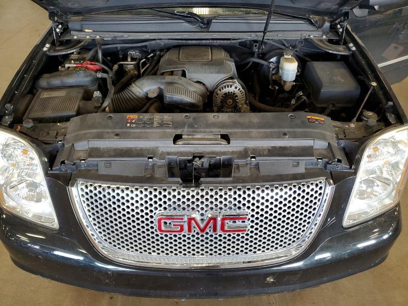 2013 GMC YUKON DENALI — Фото 12 из 13