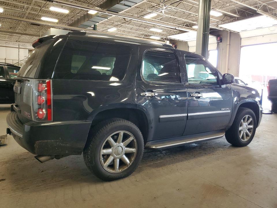 2013 GMC YUKON DENALI — Фото 3 из 13