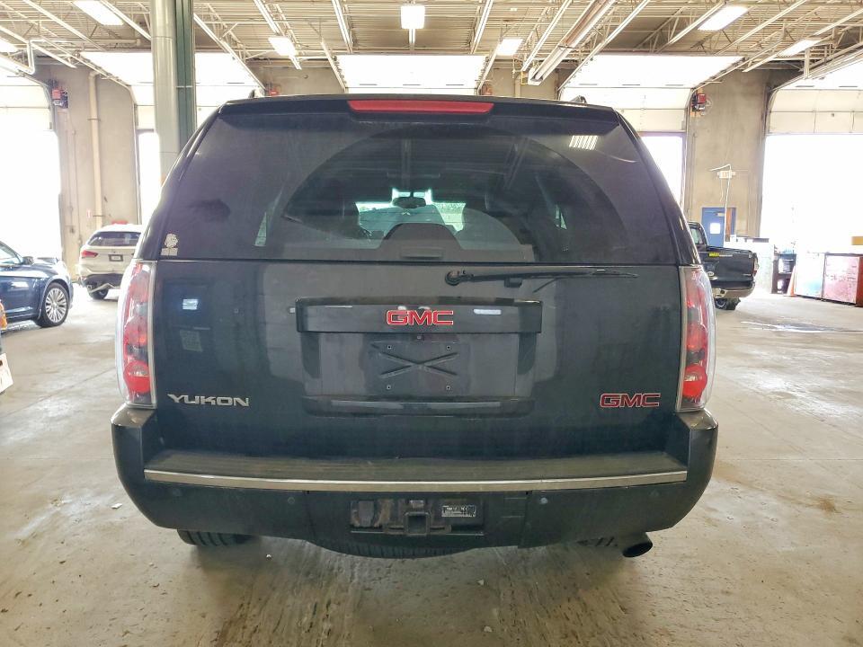 2013 GMC YUKON DENALI — Фото 6 из 13