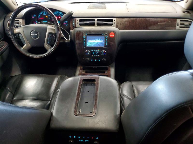 2013 GMC YUKON DENALI — Фото 8 из 13