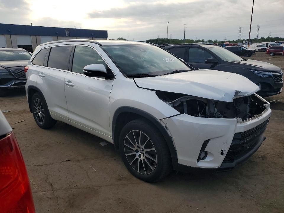 2018 TOYOTA HIGHLANDER SE — Фото 4 из 13
