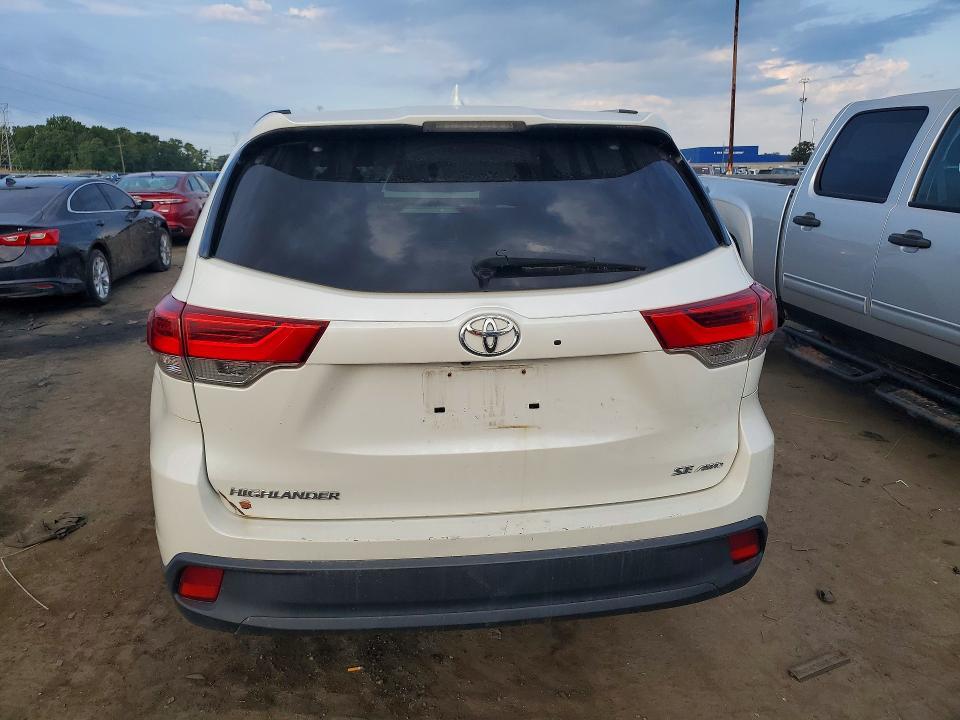 2018 TOYOTA HIGHLANDER SE — Фото 6 из 13