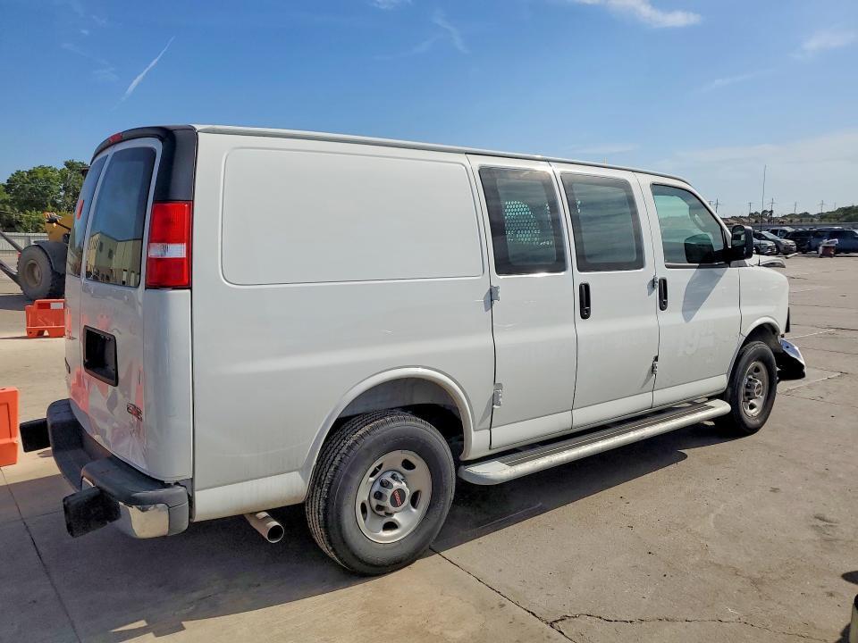 2025 GMC SAVANA 2500 CARGO DELIVERY VAN — Фото 3 из 12