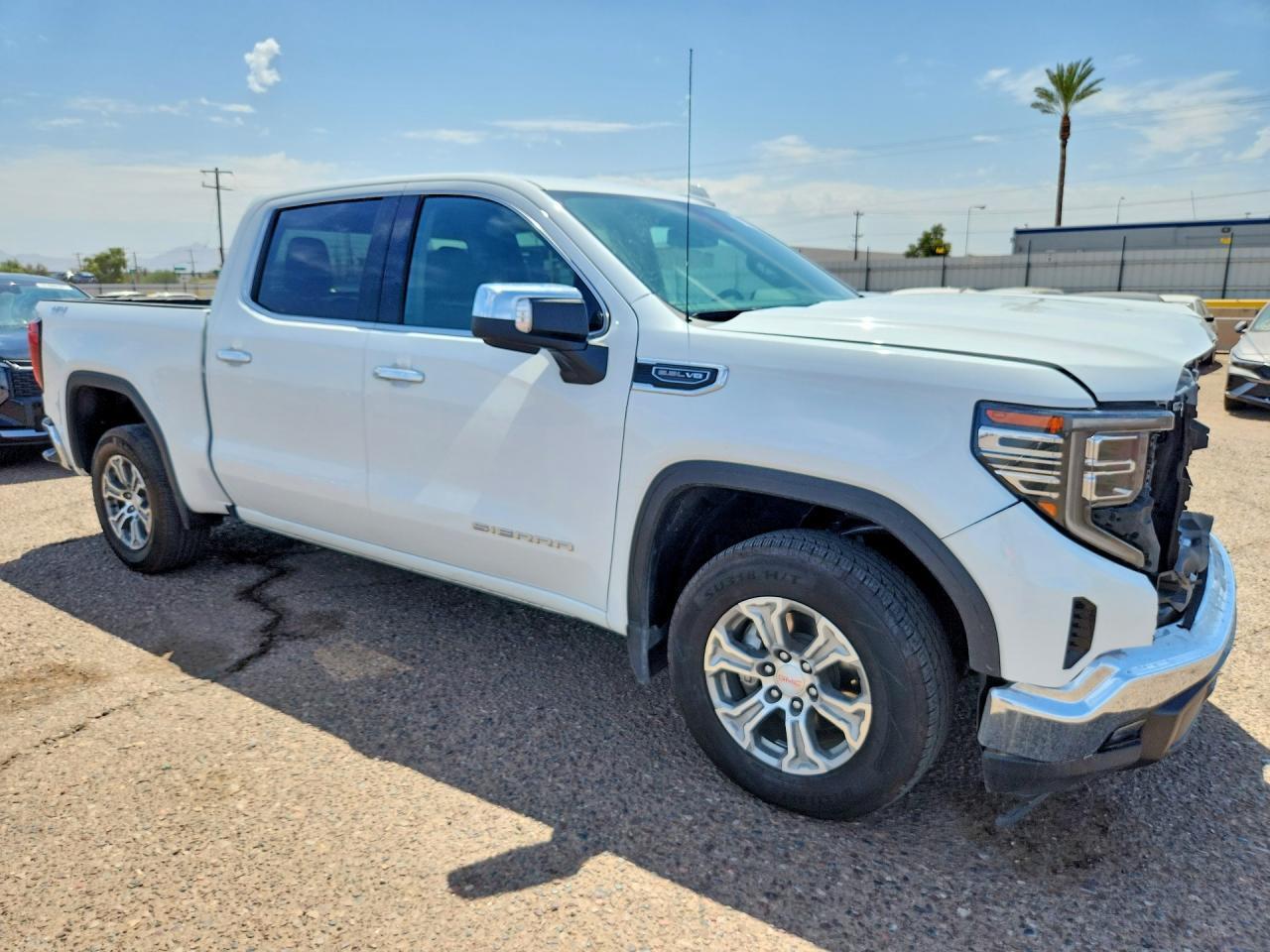 2025 GMC SIERRA K1500 SLT — Фото 4 из 12