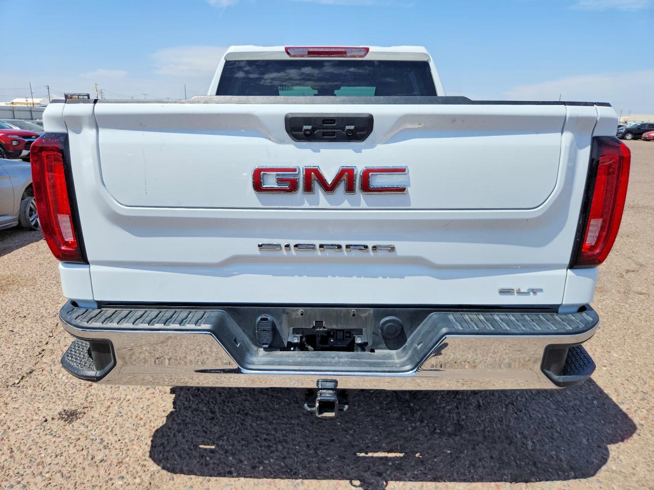 2025 GMC SIERRA K1500 SLT — Фото 6 из 12
