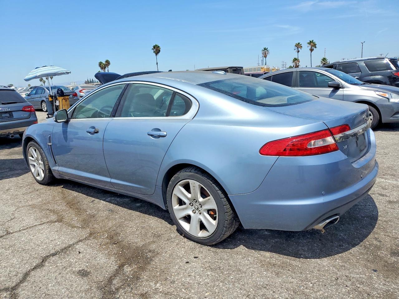 2009 JAGUAR XF LUXURY — Фото 2 из 12