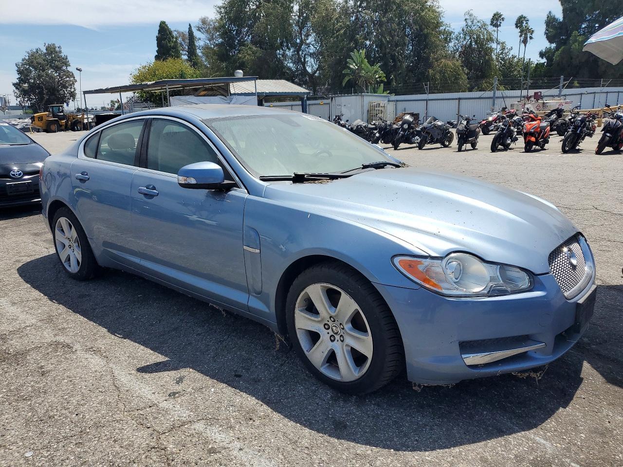 2009 JAGUAR XF LUXURY — Фото 4 из 12