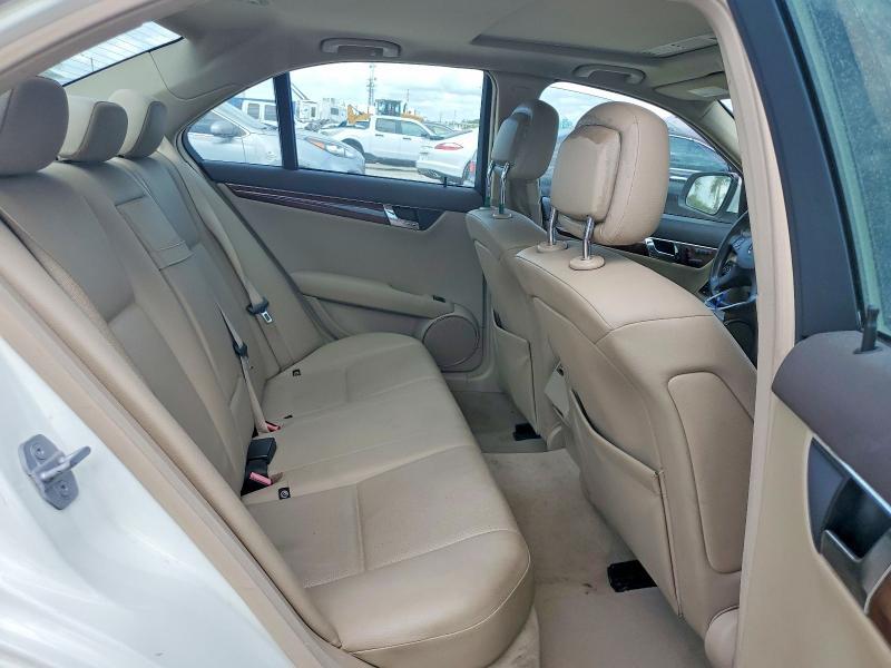 2009 MERCEDES-BENZ C 300 — Фото 10 из 12