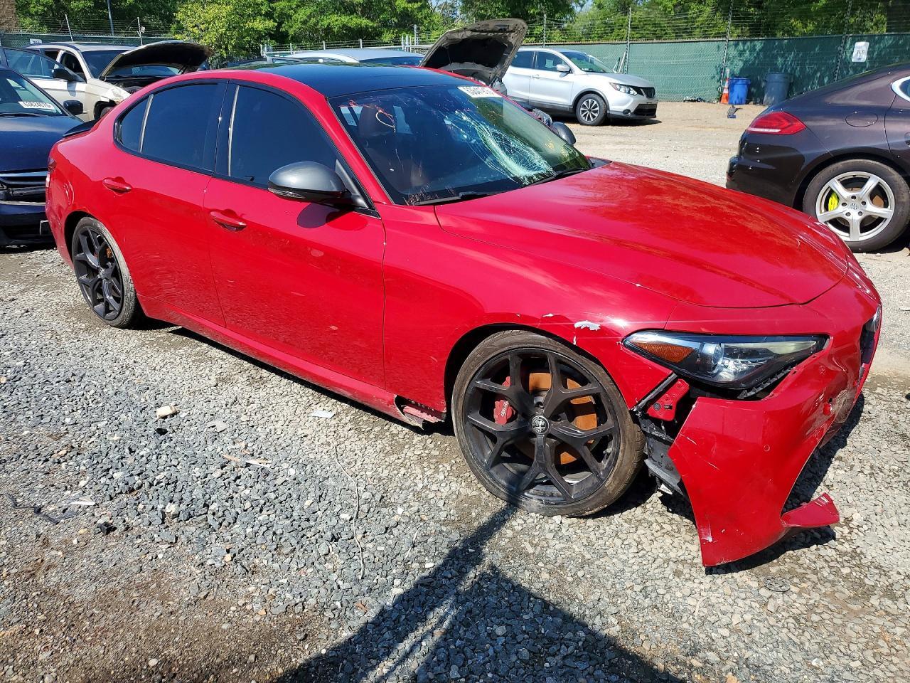 2019 ALFA ROMEO GIULIA TI — Фото 4 из 12