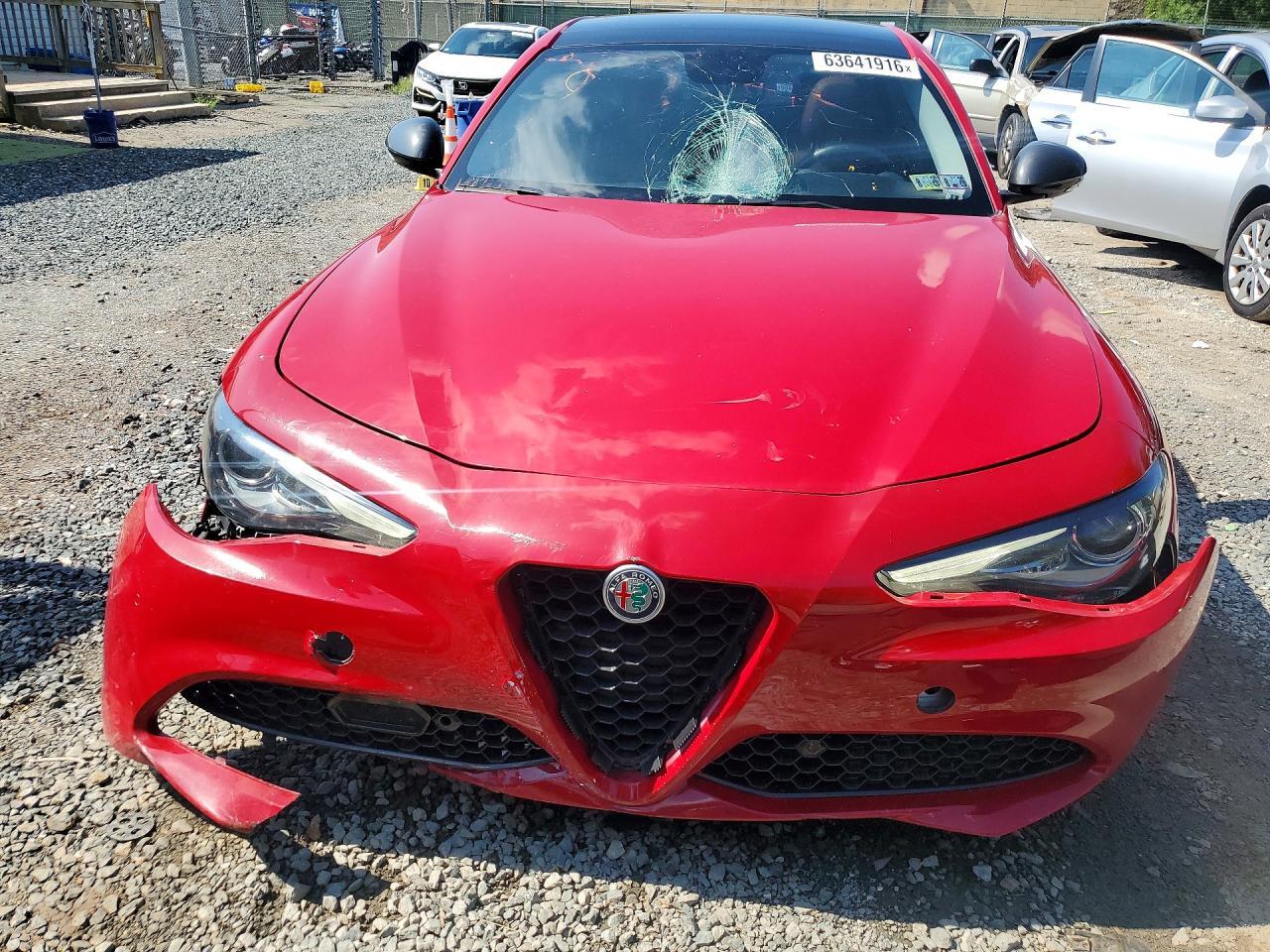 2019 ALFA ROMEO GIULIA TI — Фото 5 из 12