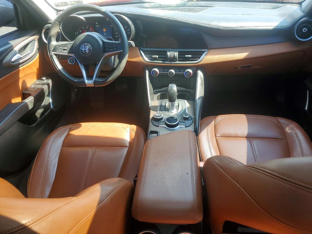 2019 ALFA ROMEO GIULIA TI — Фото 8 из 12