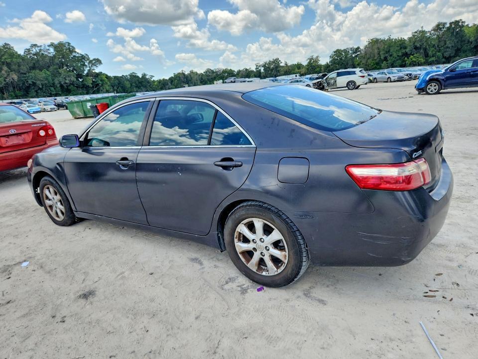 2009 TOYOTA CAMRY LE — Фото 2 из 12