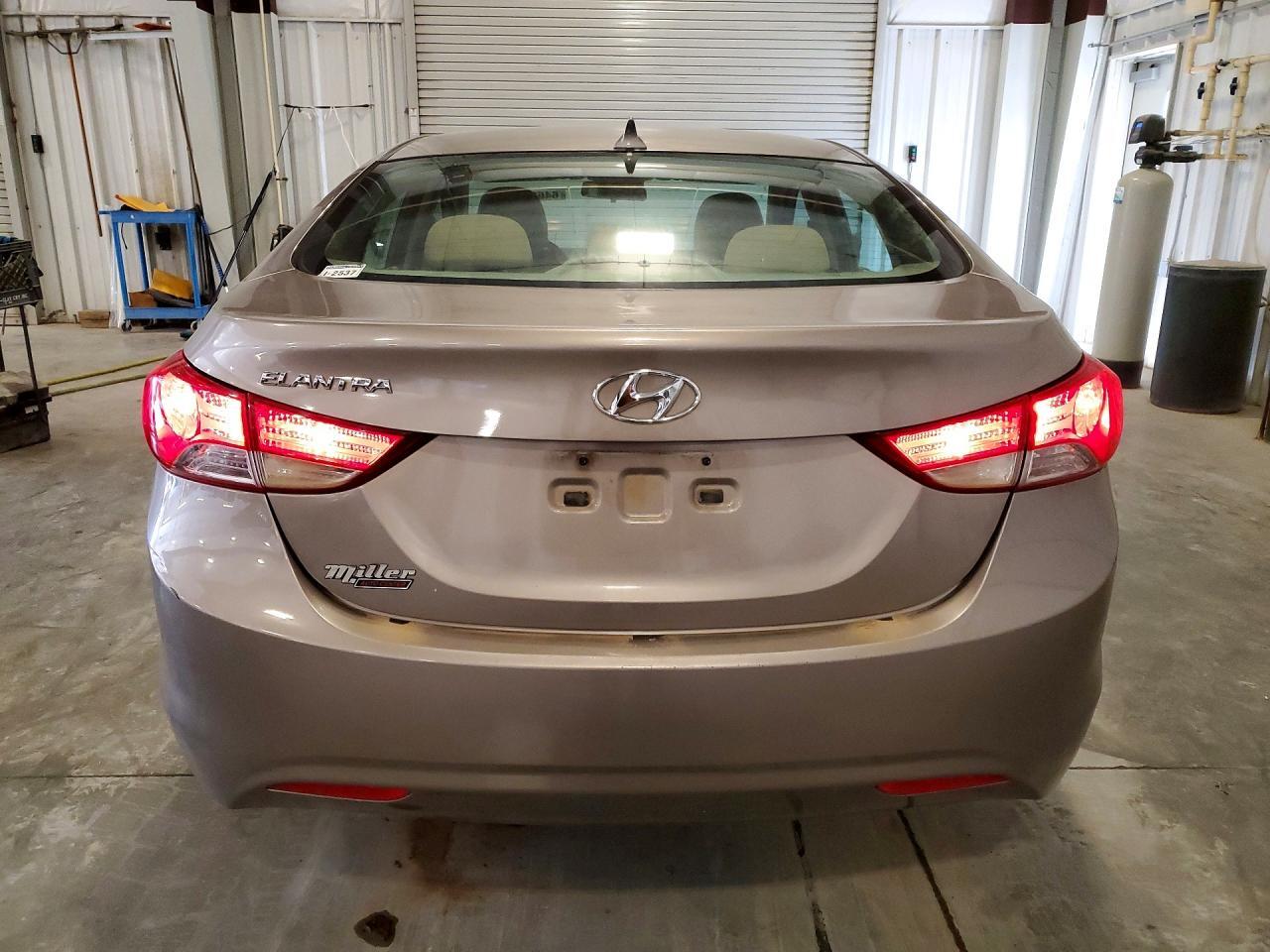2013 HYUNDAI ELANTRA GLS — Фото 6 из 12