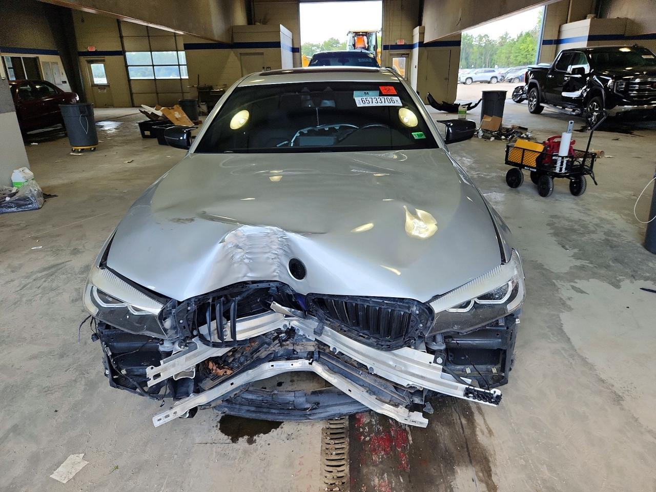 2019 BMW 530 I — Фото 5 из 12