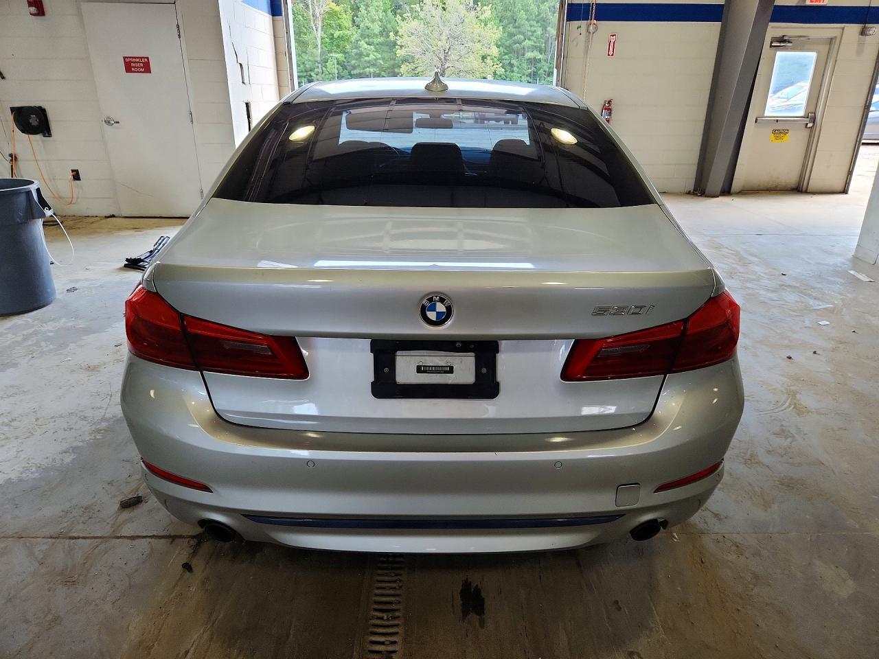 2019 BMW 530 I — Фото 6 из 12