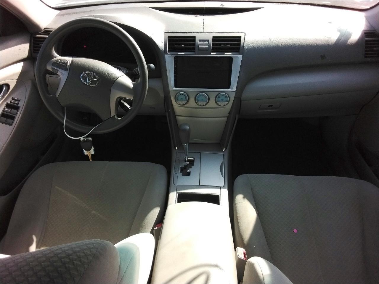2009 TOYOTA CAMRY LE — Фото 8 из 12