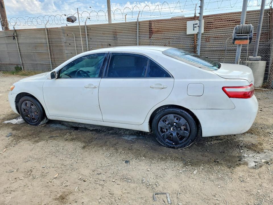 2009 TOYOTA CAMRY LE — Фото 2 из 12