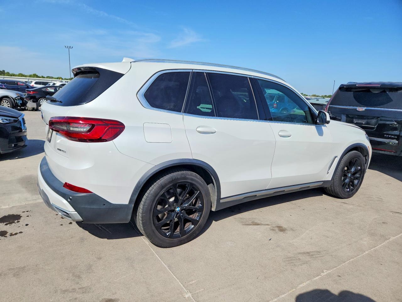 2019 BMW X5 XDRIVE40I — Фото 3 из 12