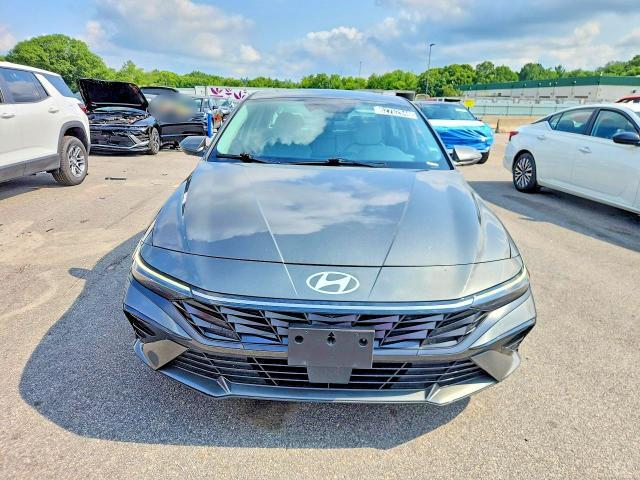 2025 HYUNDAI ELANTRA LIMITED — Фото 6 из 13