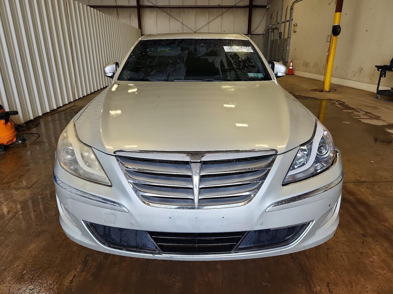 2013 HYUNDAI GENESIS 5.0L — Фото 5 из 12