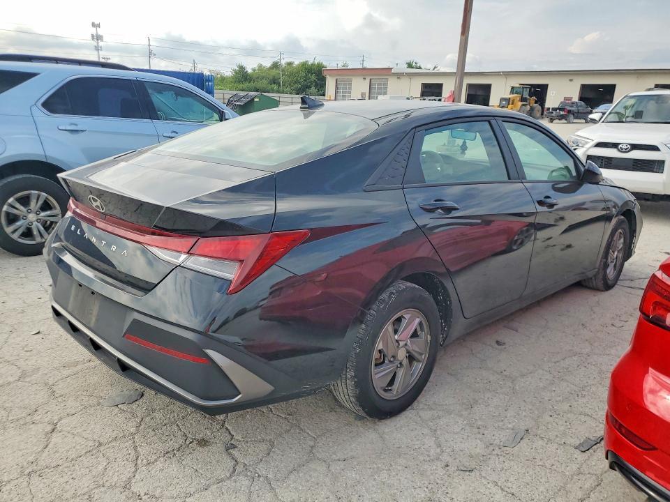2025 HYUNDAI ELANTRA SE — Фото 3 из 12