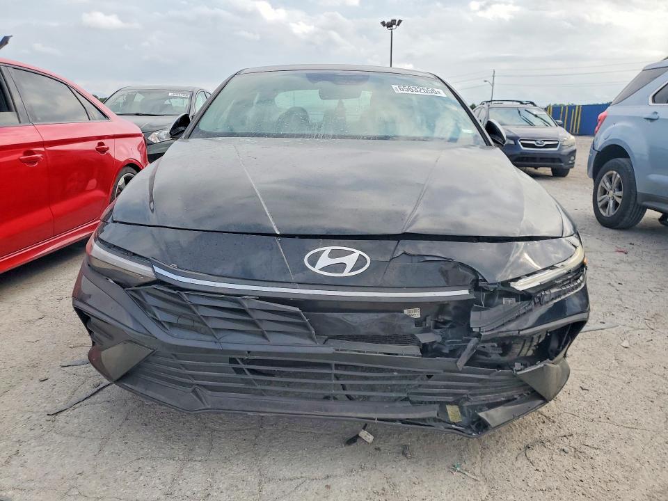 2025 HYUNDAI ELANTRA SE — Фото 5 из 12