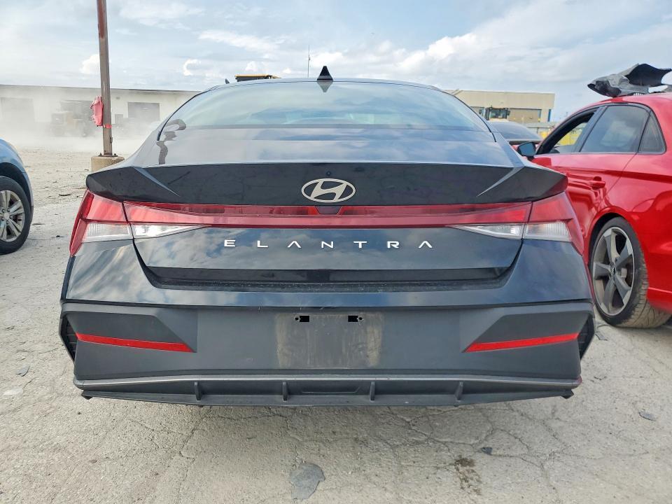 2025 HYUNDAI ELANTRA SE — Фото 6 из 12