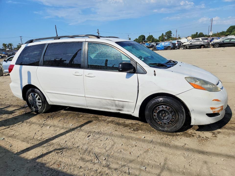 2009 TOYOTA SIENNA LE 8-PASSENGER — Фото 4 из 13