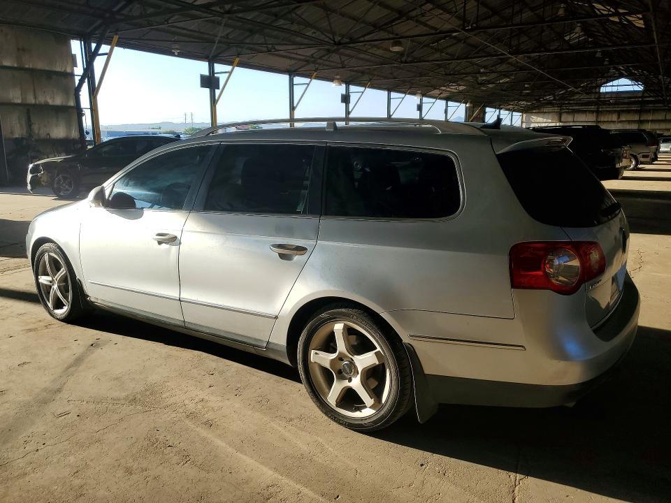 2009 VOLKSWAGEN PASSAT WAGON TURBO — Фото 2 из 12