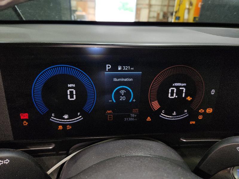 2025 HYUNDAI KONA SEL — Фото 9 из 15