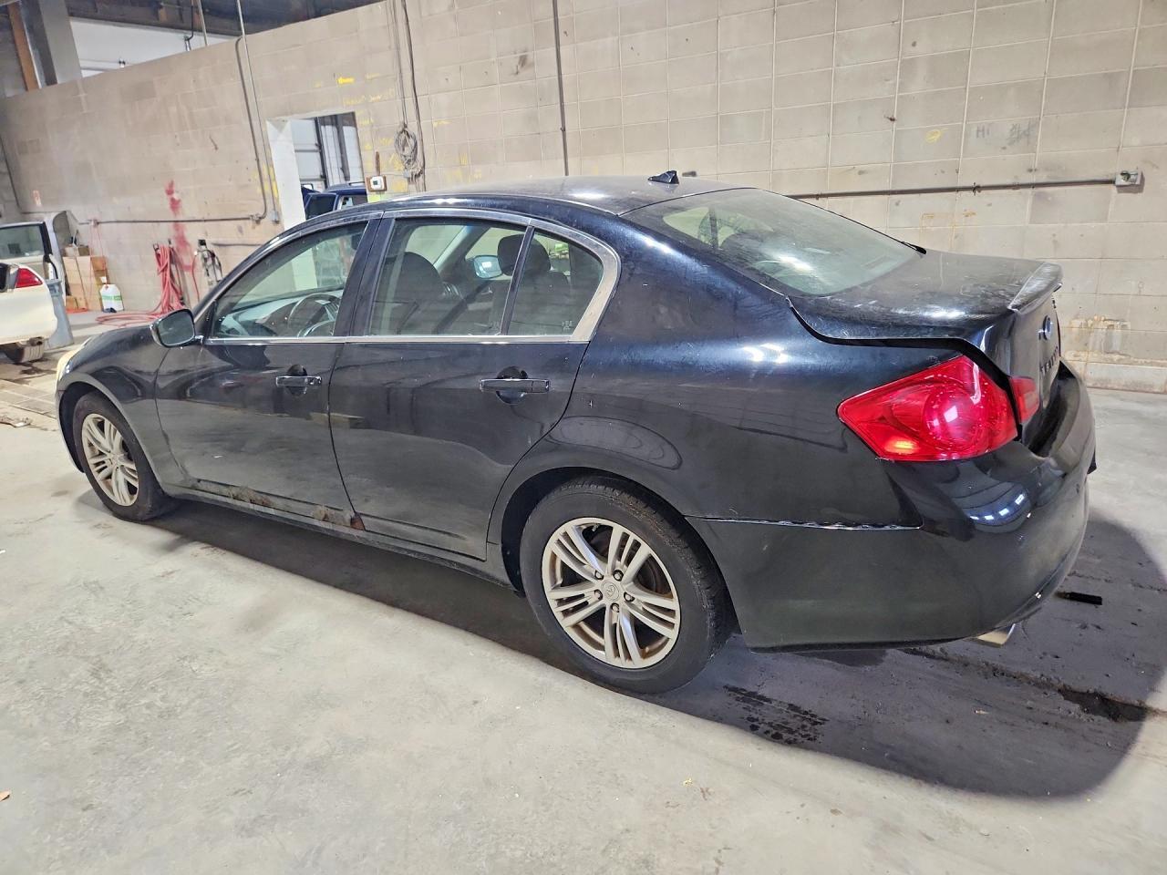 2013 INFINITI G37 SEDAN X — Фото 2 из 12