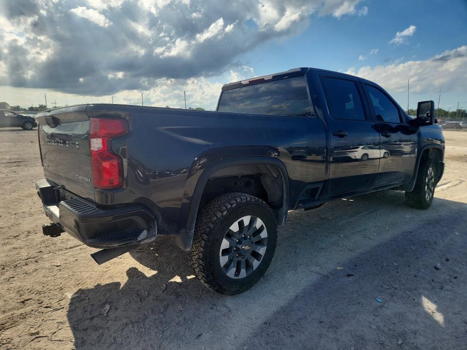 2024 CHEVROLET SILVERADO K2500 CUSTOM — Фото 3 из 12
