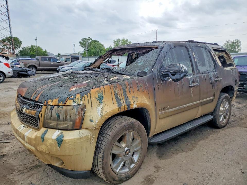 2010 CHEVROLET TAHOE 1GNUKCE0XAR271173