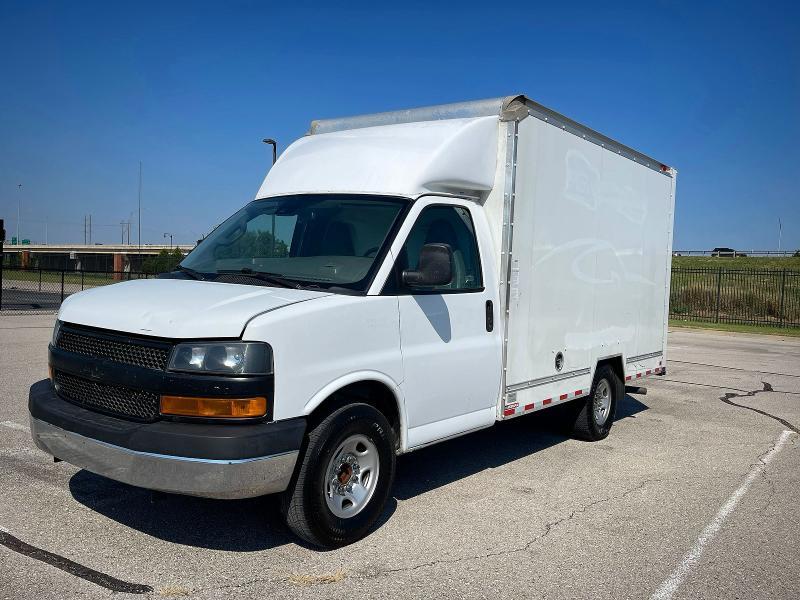 2019 CHEVROLET EXPRESS G3500 — Фото 2 из 10