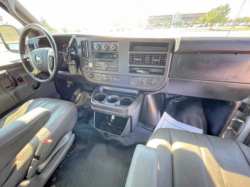 2019 CHEVROLET EXPRESS G3500 — Фото 9 из 10