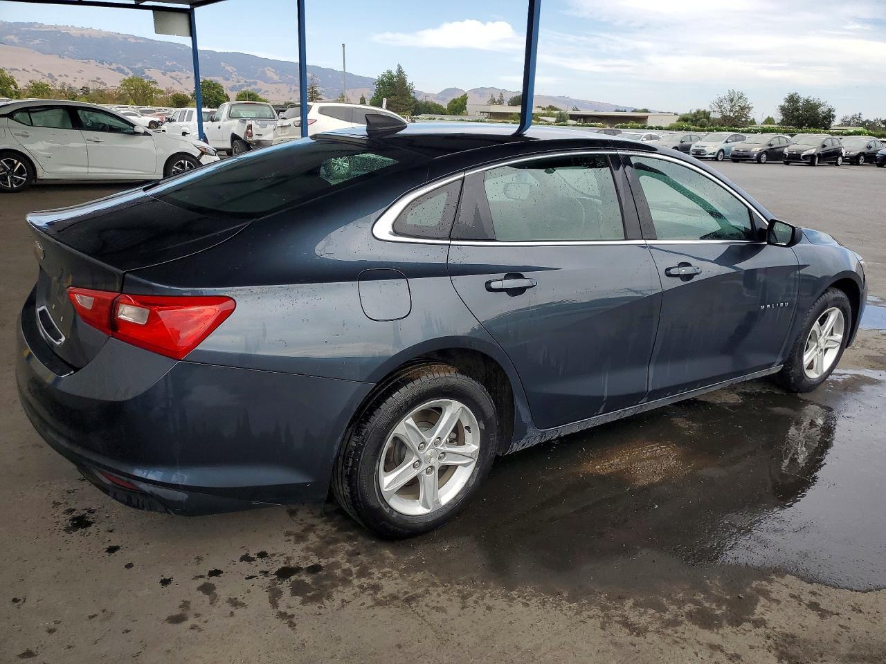 2019 CHEVROLET MALIBU LS — Фото 3 из 12