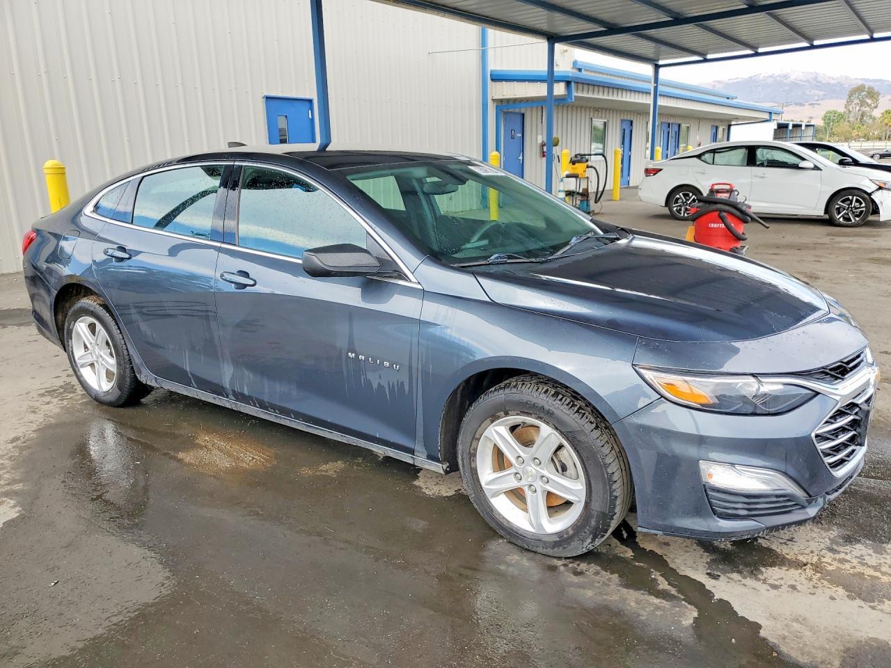 2019 CHEVROLET MALIBU LS — Фото 4 из 12
