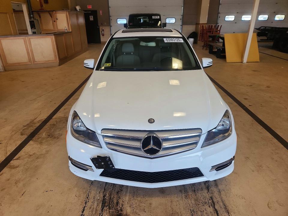 2013 MERCEDES-BENZ C 300 4MATIC — Фото 5 из 12